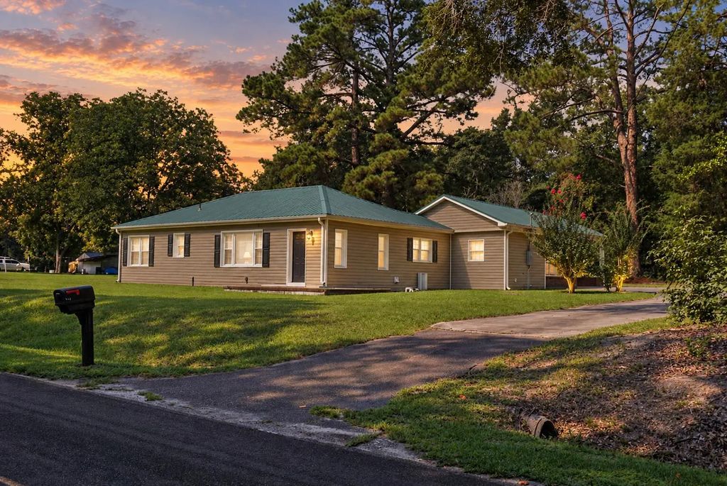423 Rigby Street, Reevesville