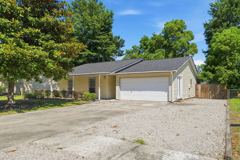 103 Tram Court, Summerville