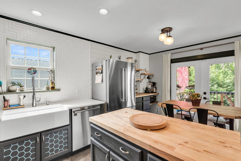 1588 Terns Nest Road, Charleston