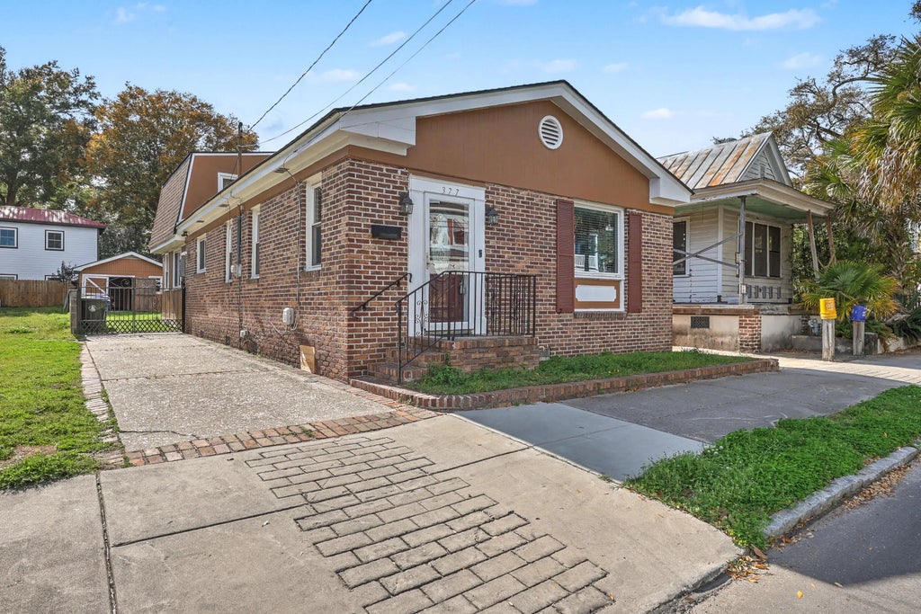 377 Ashley Avenue, Charleston