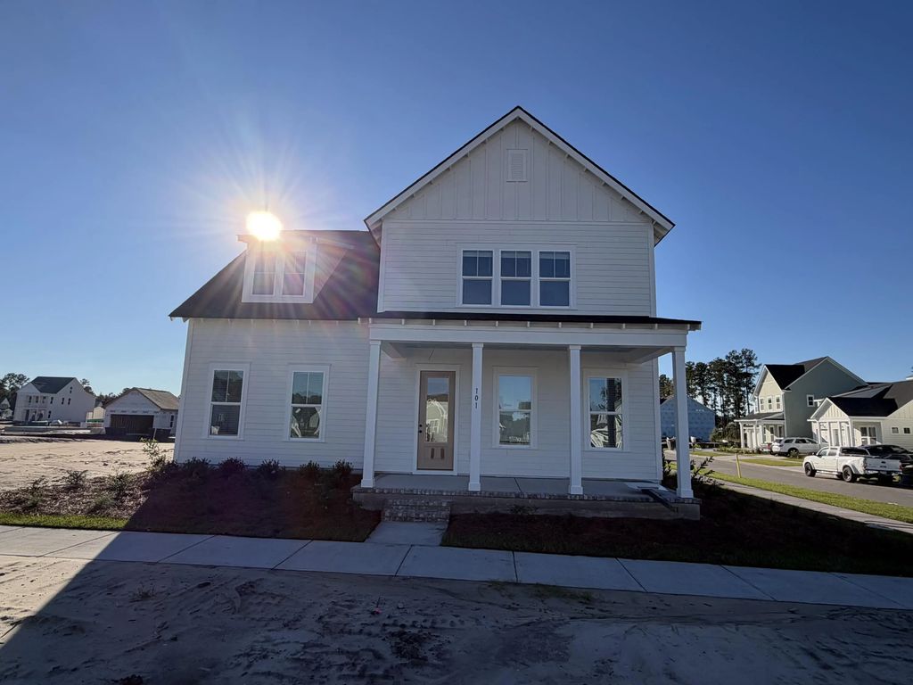 101 Sun Up Way, Summerville