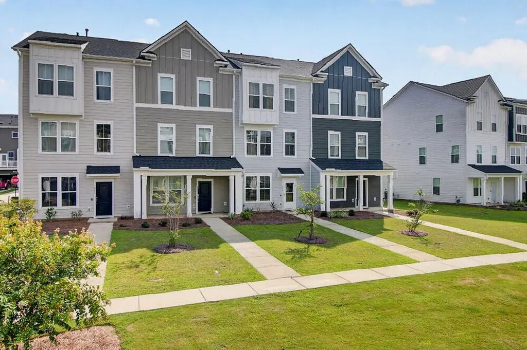 861 Recess Point Drive, Moncks Corner