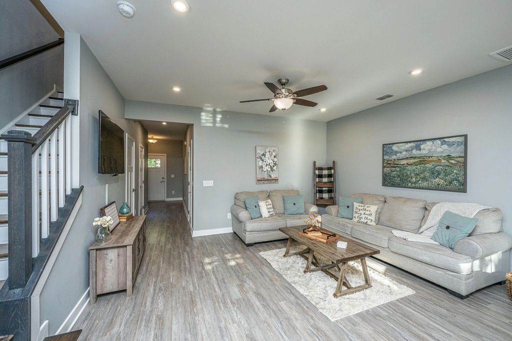 109 Queen Palm Court, Summerville