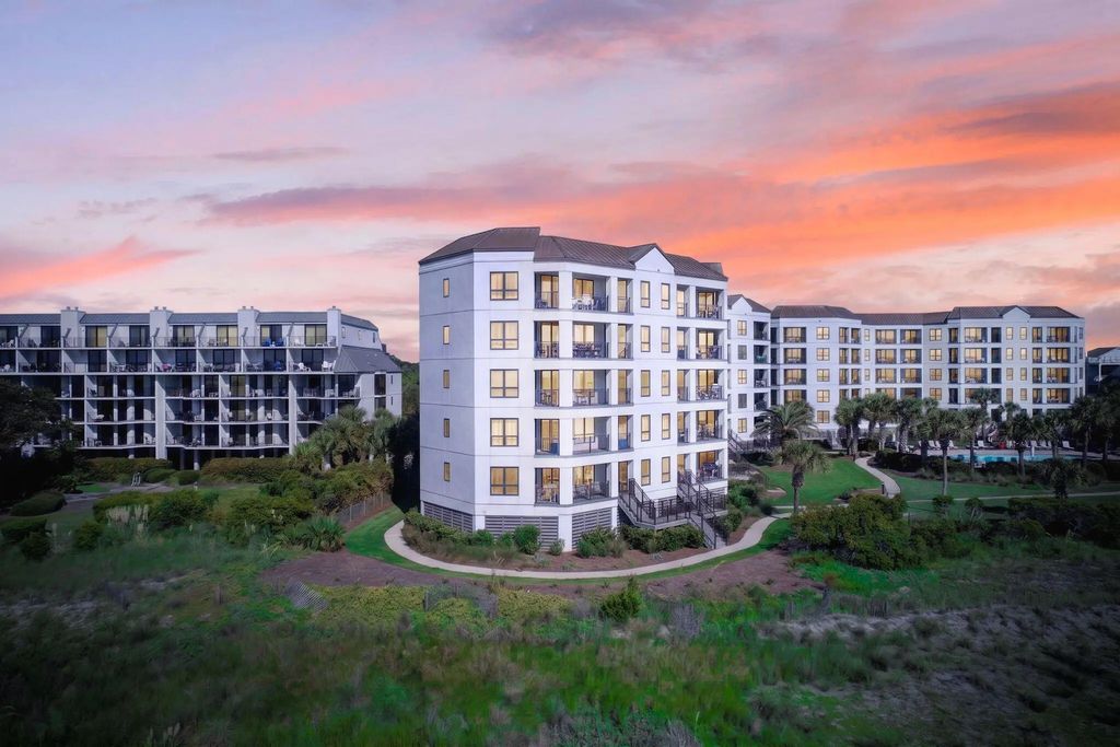8000 Palmetto Drive 301, Isle of Palms