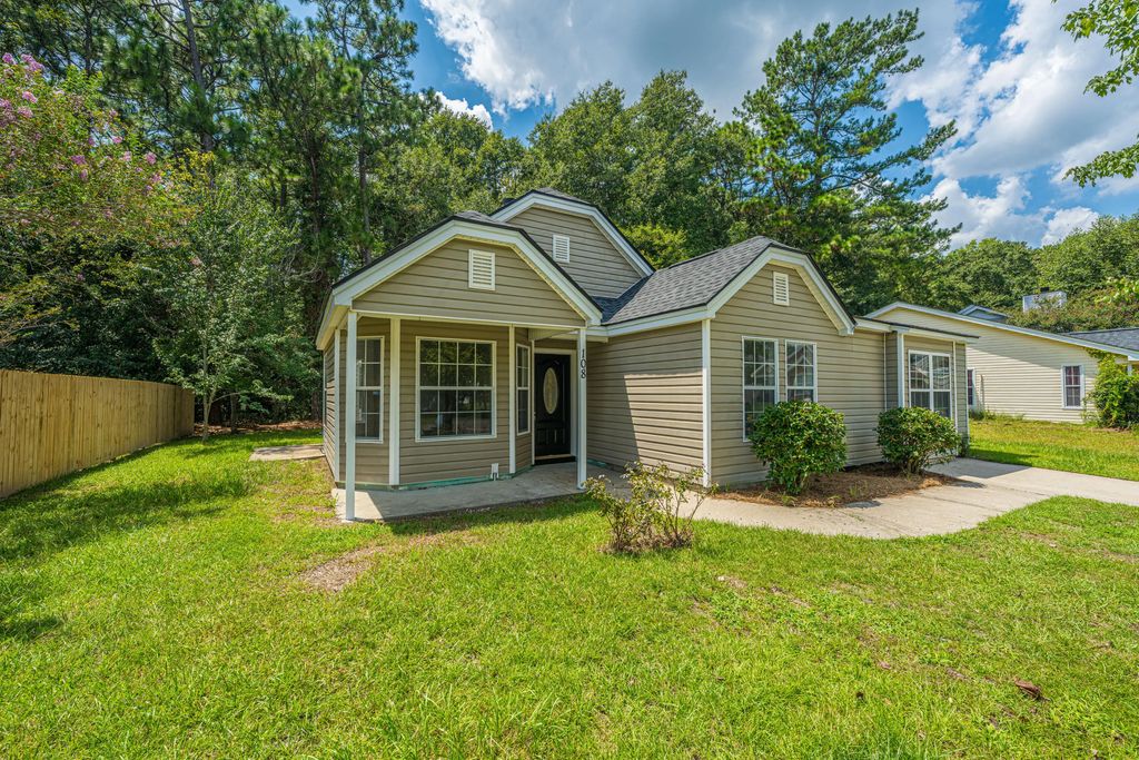 108 Palm Court, Summerville