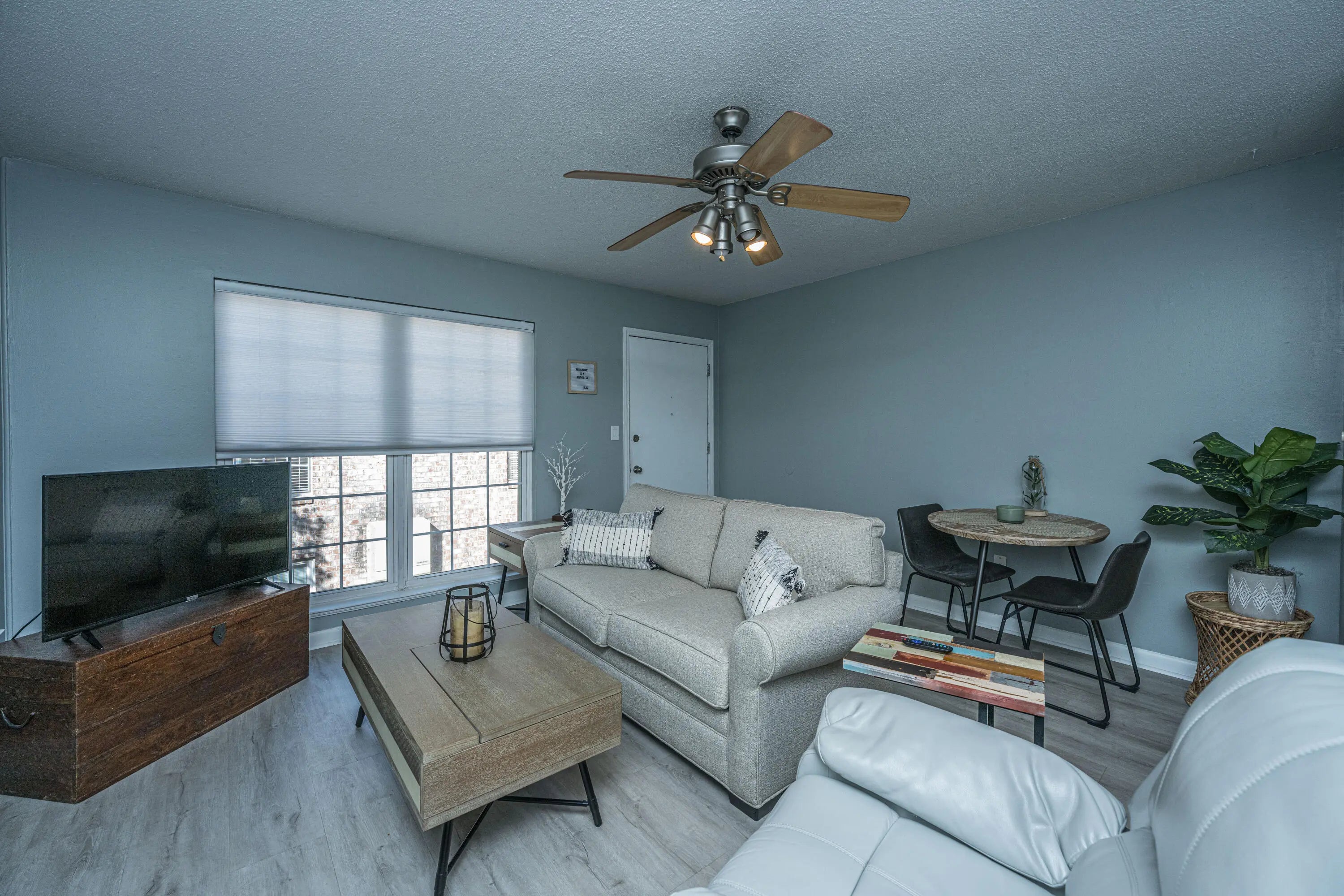 Photo of Listing #26005176