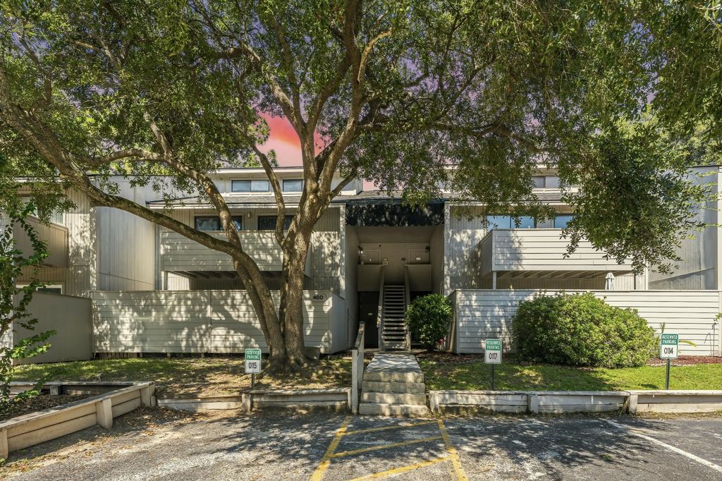 403 Greenmeadow Drive, Goose Creek