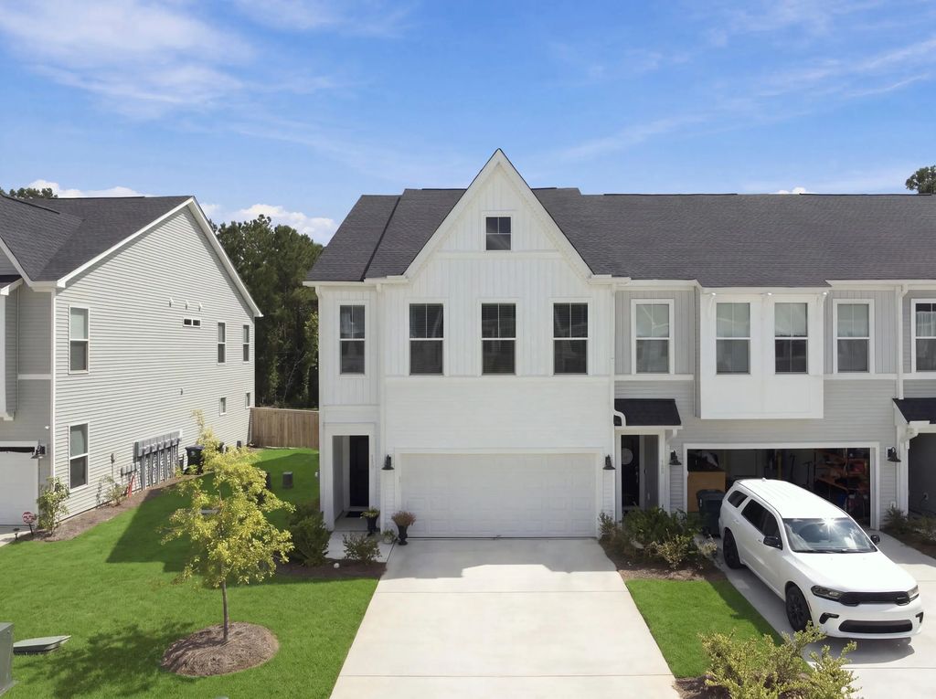 130 Brown Swiss Circle, Summerville