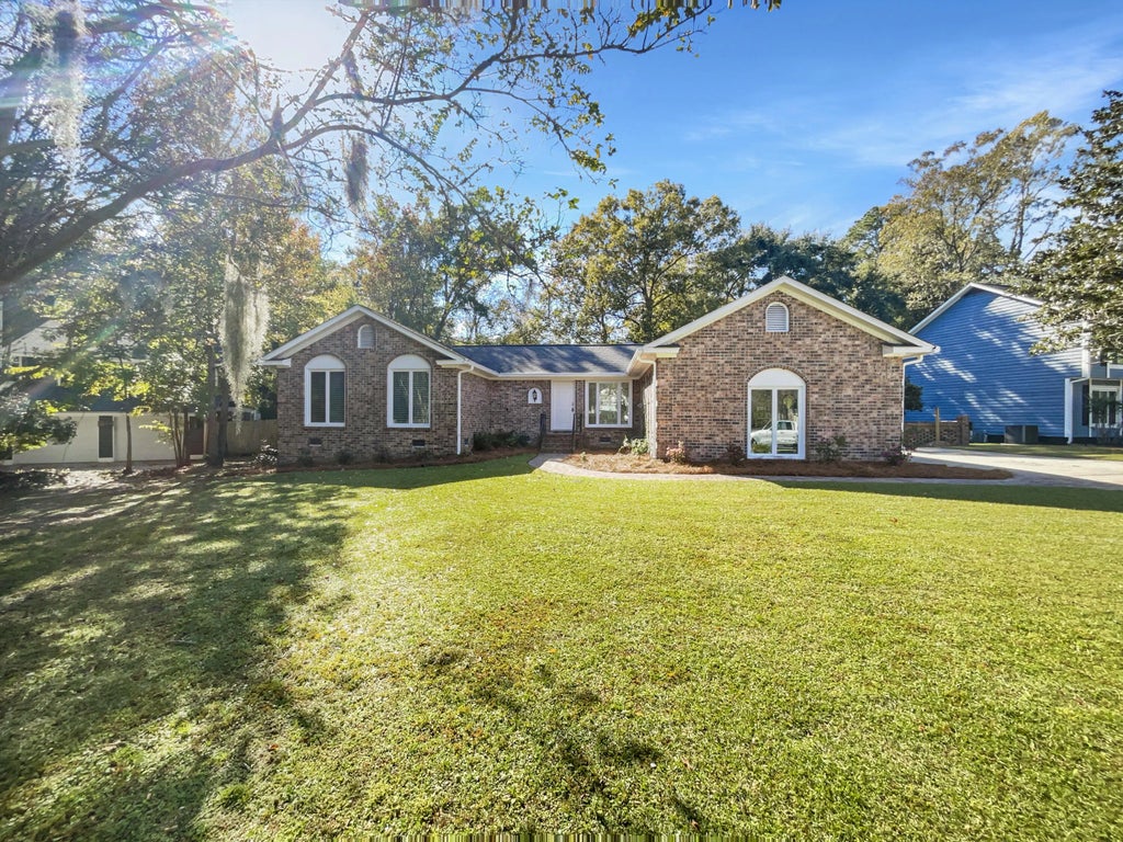13 Glenkirk Drive, Charleston