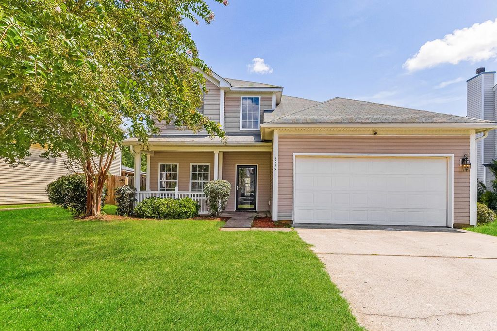 1019 Sterling Lane, Summerville