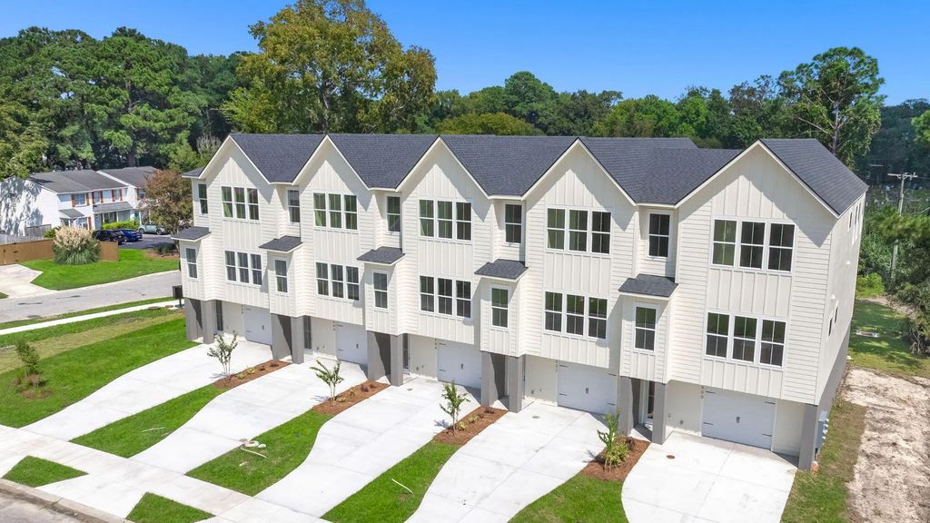 1600 Lauda Drive, Mount Pleasant