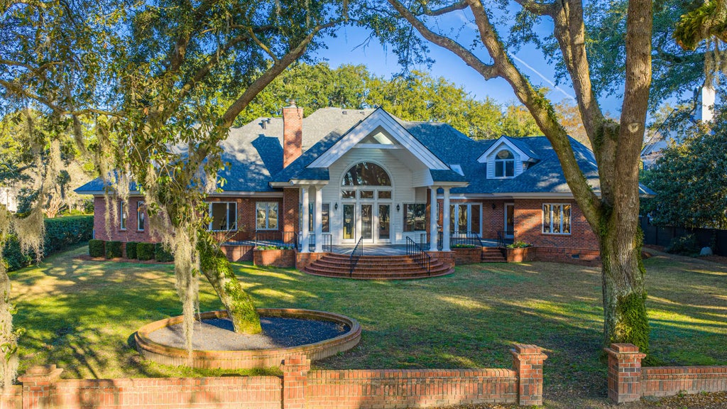 235 Country Club Lane, Charleston