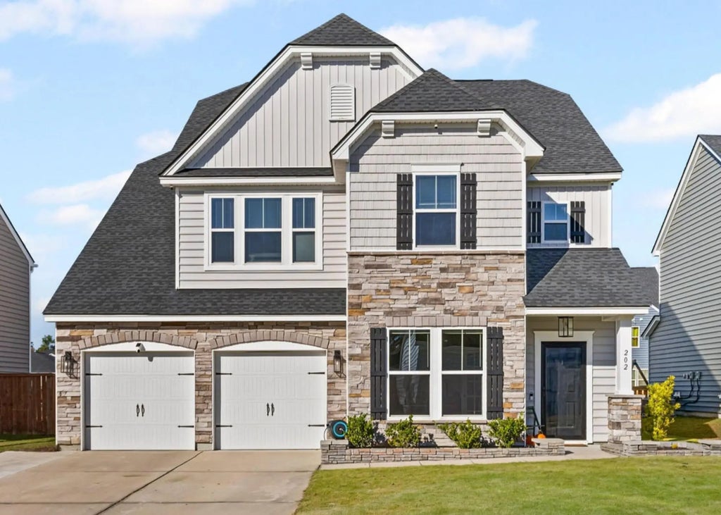 202 Honey Horn Drive, Summerville