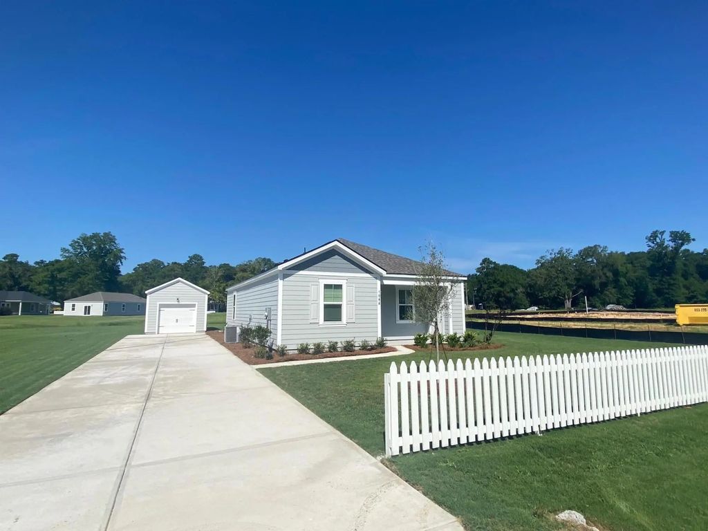 1064 Refuge Way, Summerton