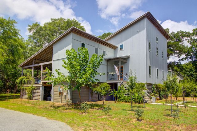 Photo of 1584 Periwinkle Drive, Mount Pleasant SC