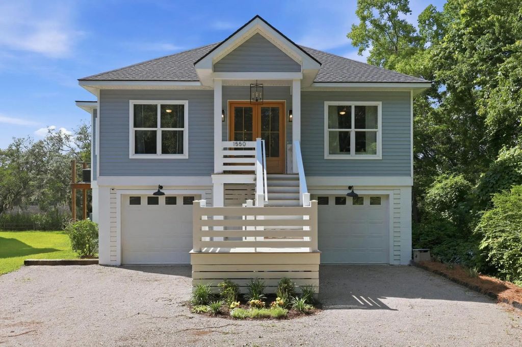 1550 N Avalon Circle, Charleston