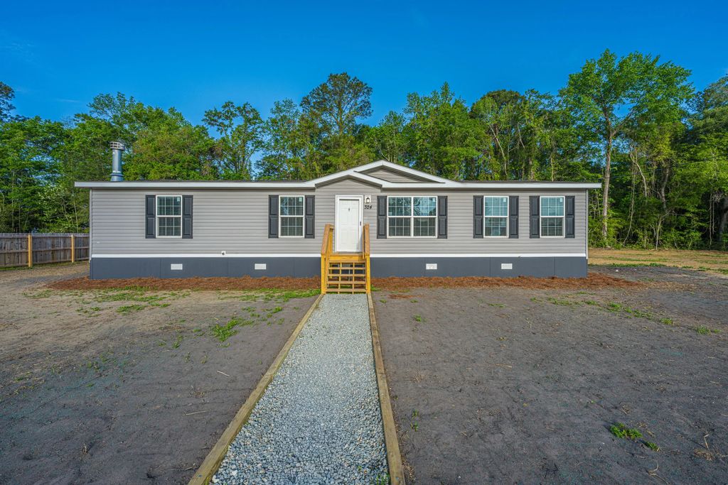324 Bedford Road, Cross