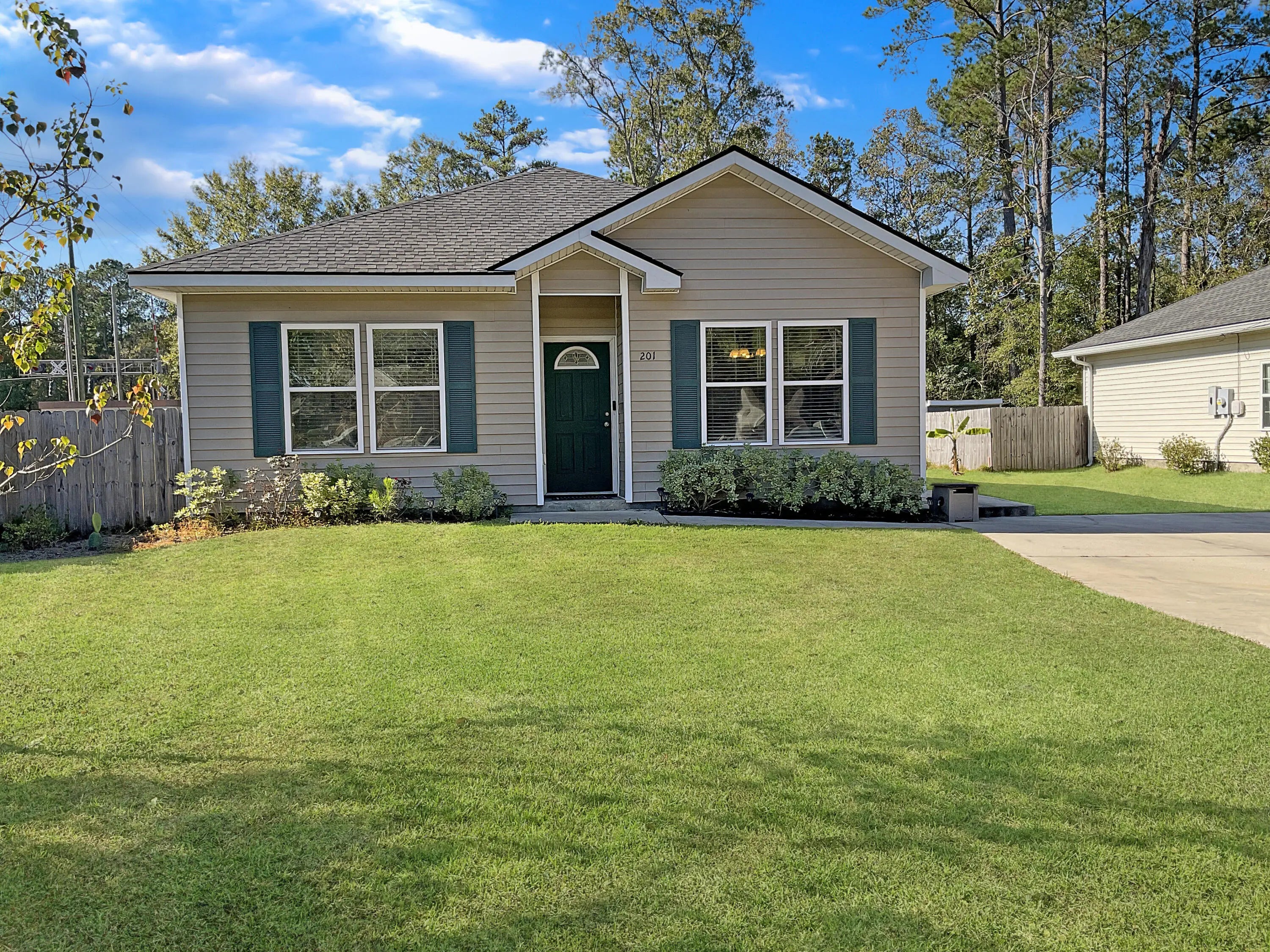 Photo of Listing #25000625