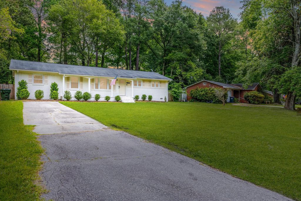 308 Forest Circle, Summerville