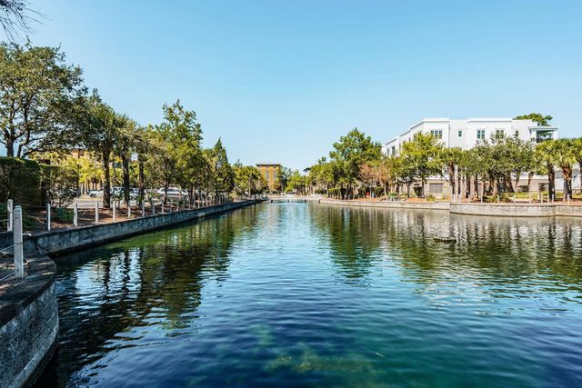 Photo of 200 River Landing Drive Unit D302, Charleston SC