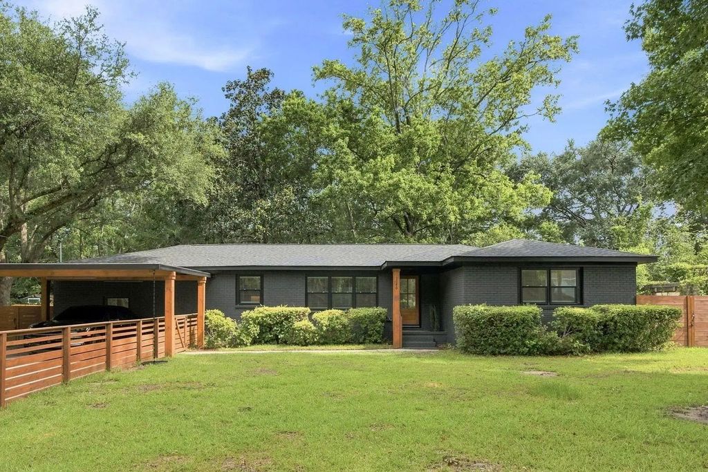 1146 Browning Road, Charleston
