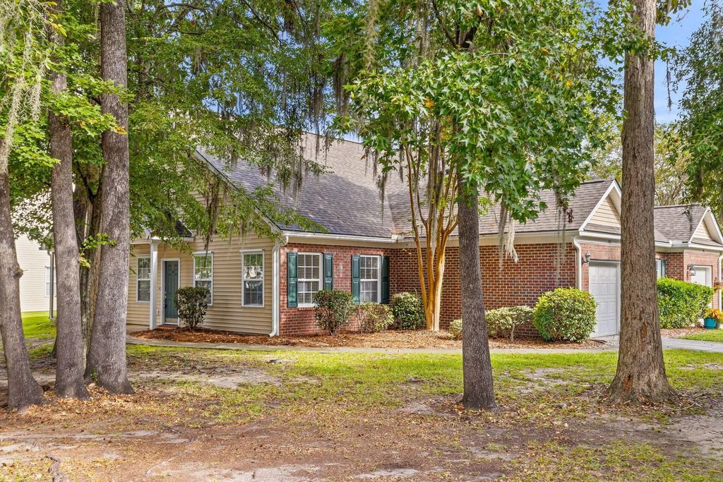 102 Larissa Drive, Charleston