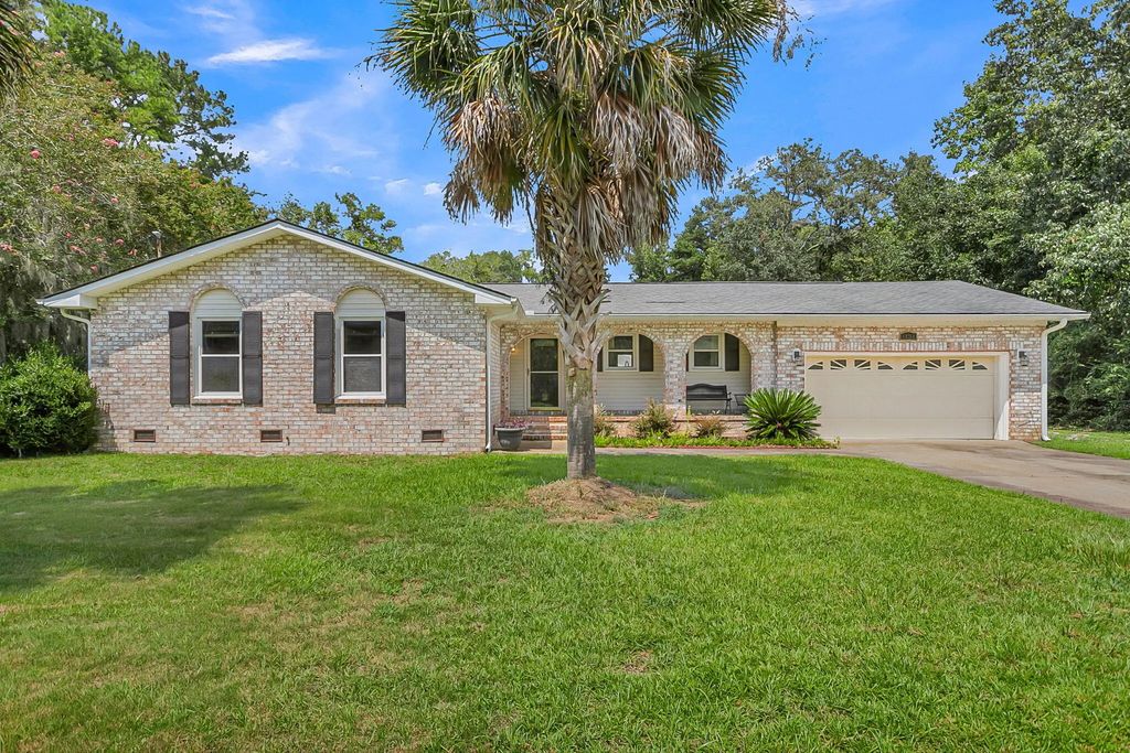 1131 O T Wallace Boulevard, Moncks Corner