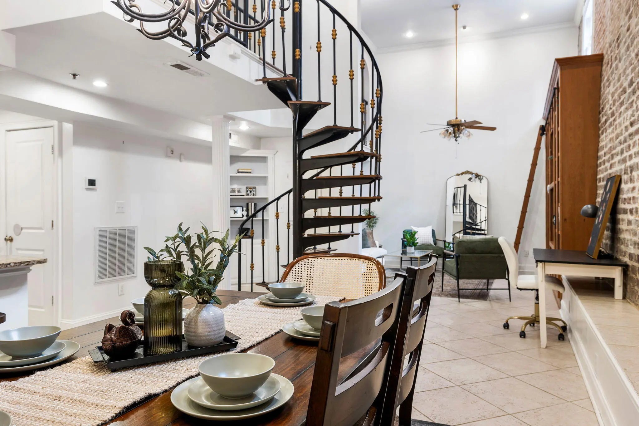 Photo of Listing #24024736