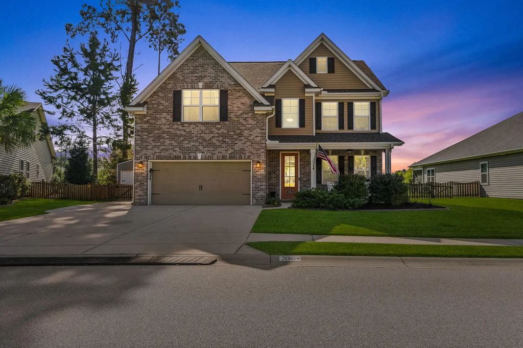 206 Yeamans Way, Summerville