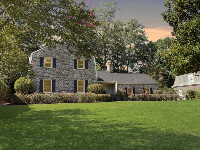 Photo of 104 Lakeview Drive, Summerville SC