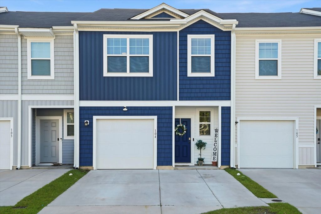 104 Trumpet Vine Drive, Summerville