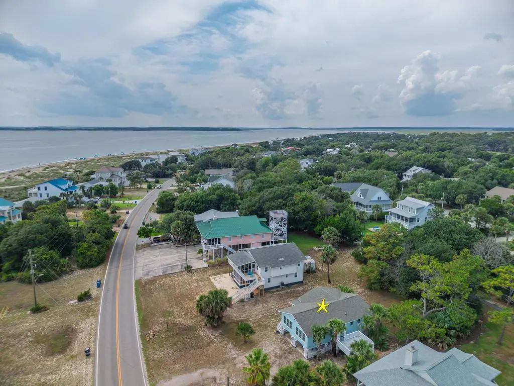 3105 Palmetto Boulevard, Edisto Island
