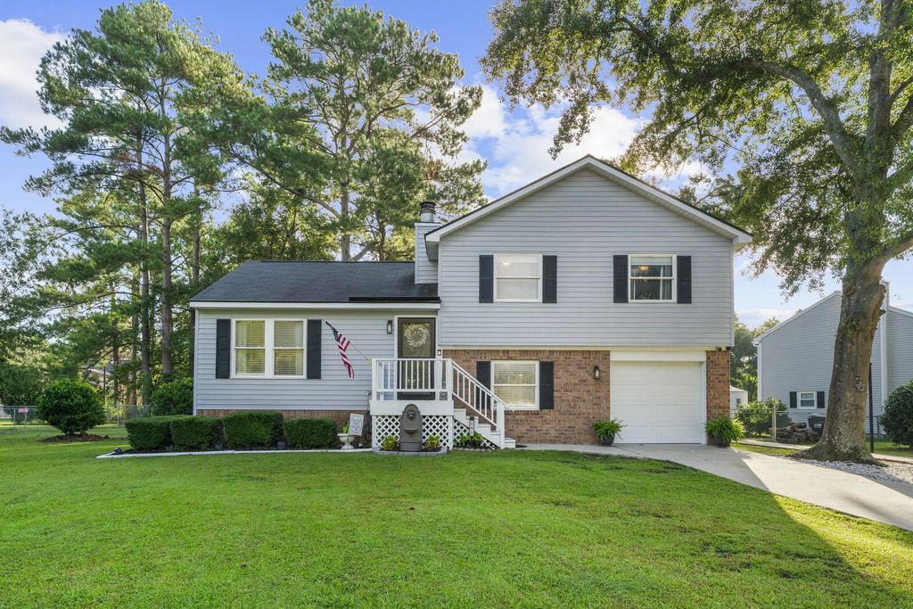 101 Ewell Court, Summerville