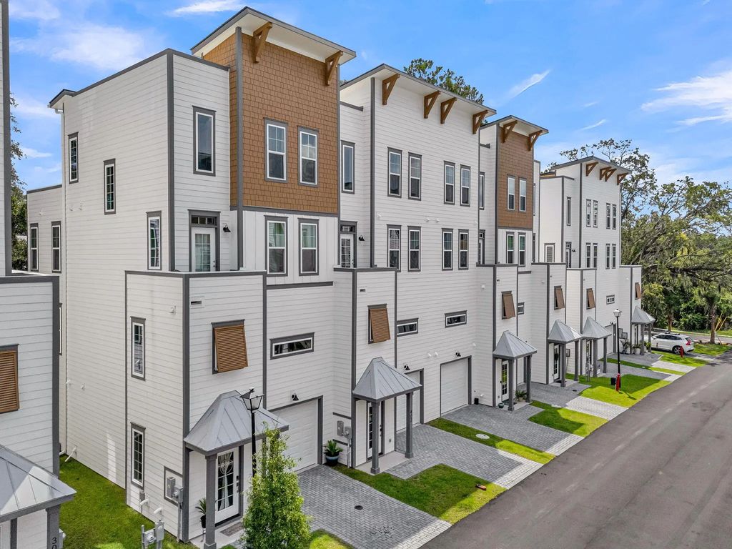 1150 Valdosta Street 203, North Charleston