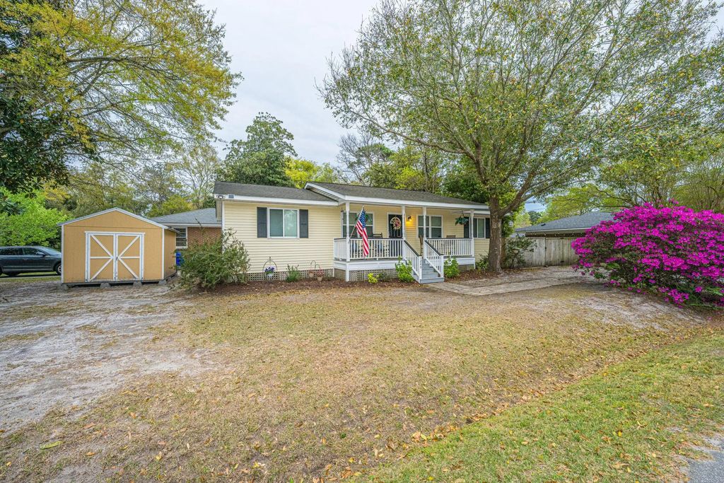 1240 Camellia Road, Charleston
