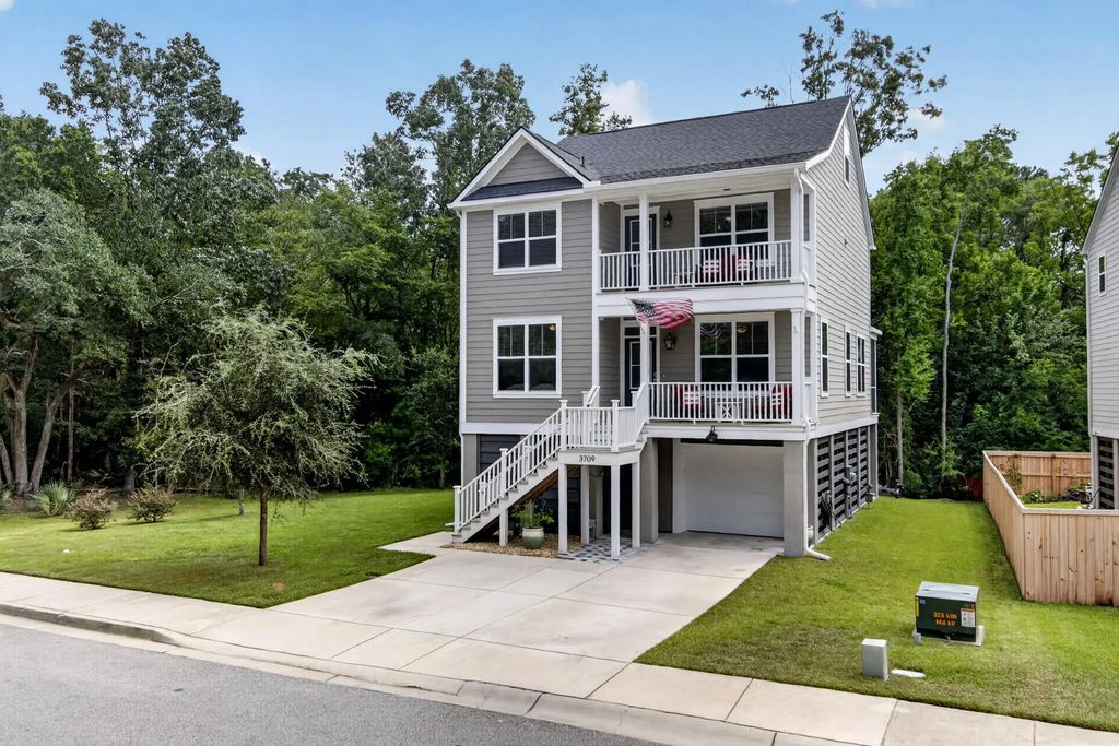 3709 Sandy Gate Lane, Mount Pleasant