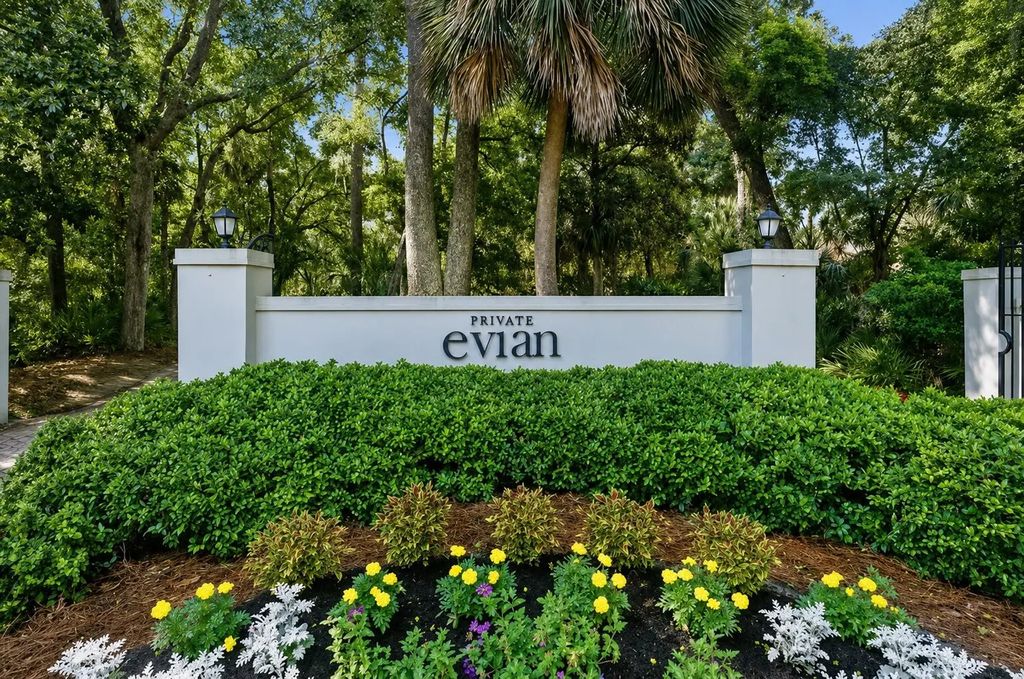 70 Shipyard Drive 109, Hilton Head Island
