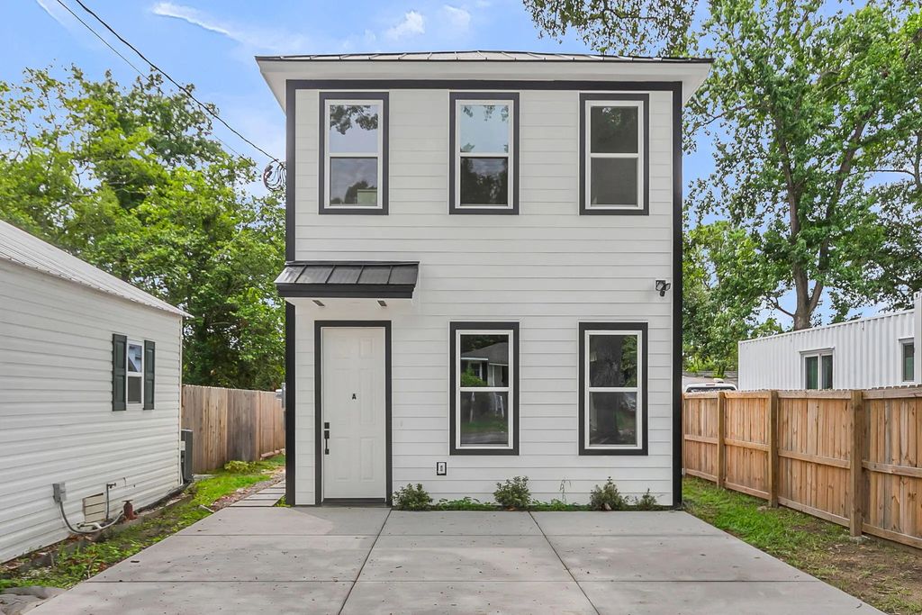1983 Macon Avenue A & B, North Charleston