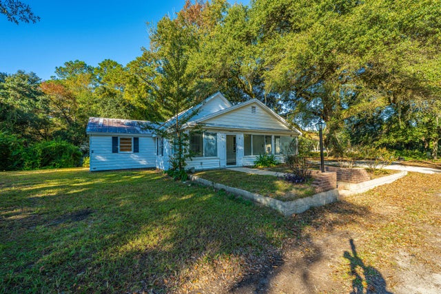 Photo of 1063 S Pinckney Street, McClellanville SC