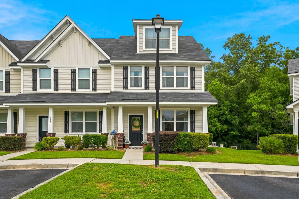 319 Flyway Road, Goose Creek