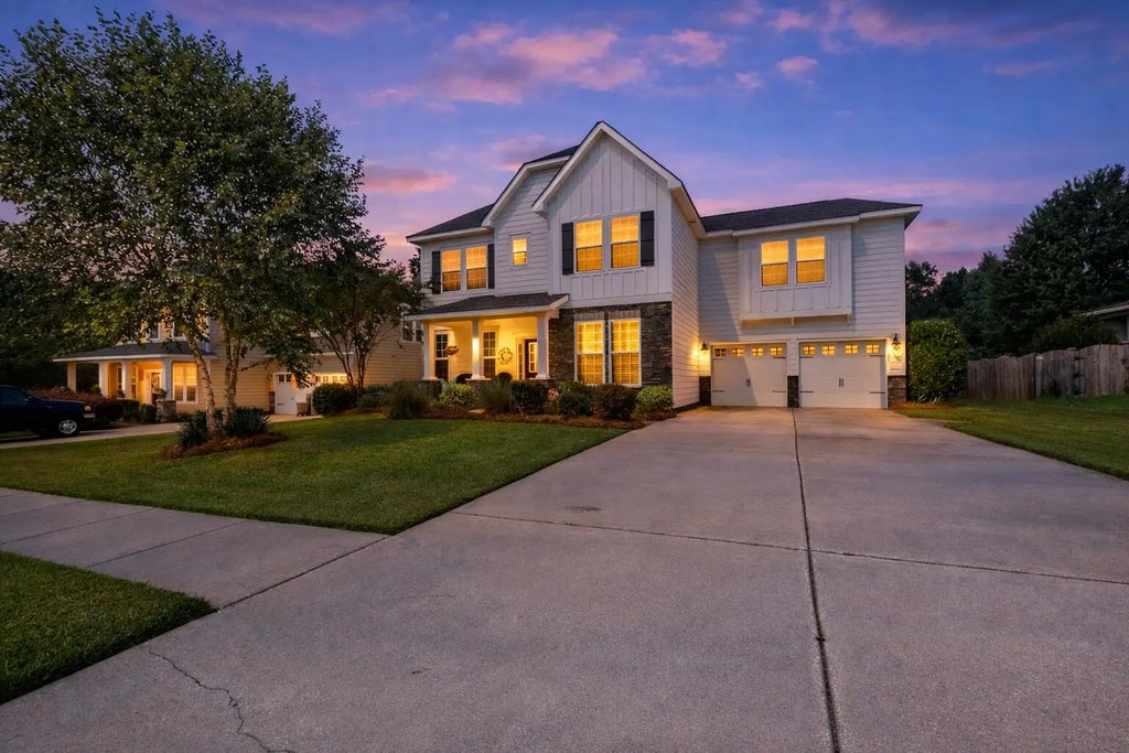 127 Stagecoach Lane, Summerville