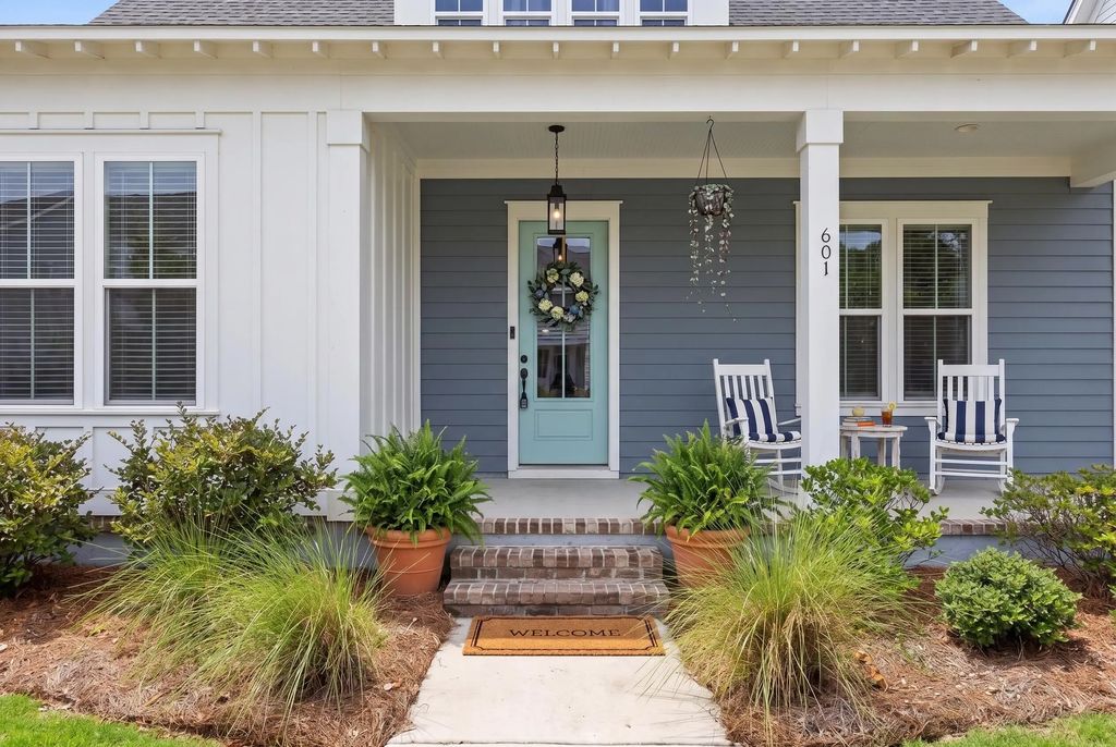 601 Blueway Avenue, Summerville