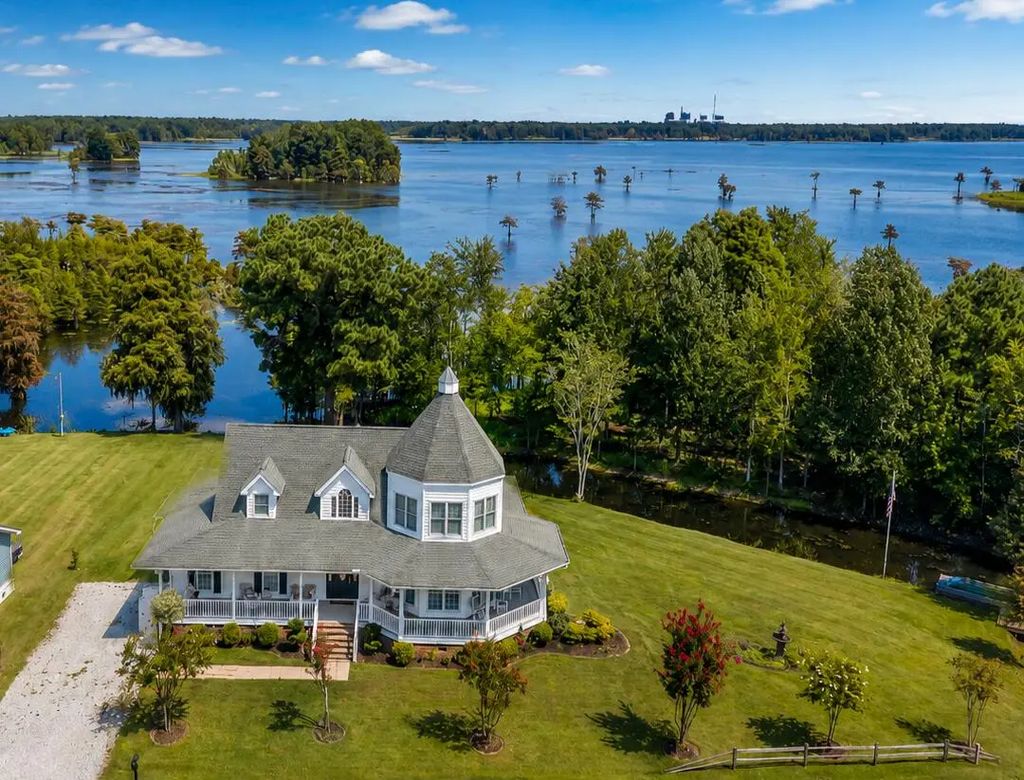 1232 Longpoint Road, Cross