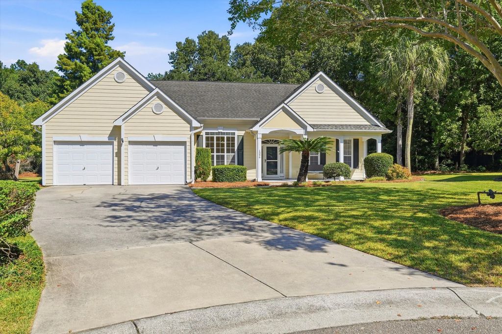 1396 Lakecrest Court, Mount Pleasant