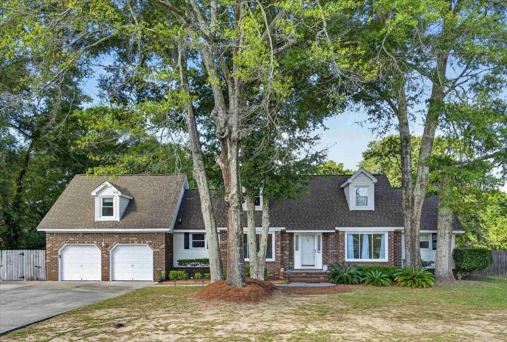 947 Foxcroft Road, Charleston