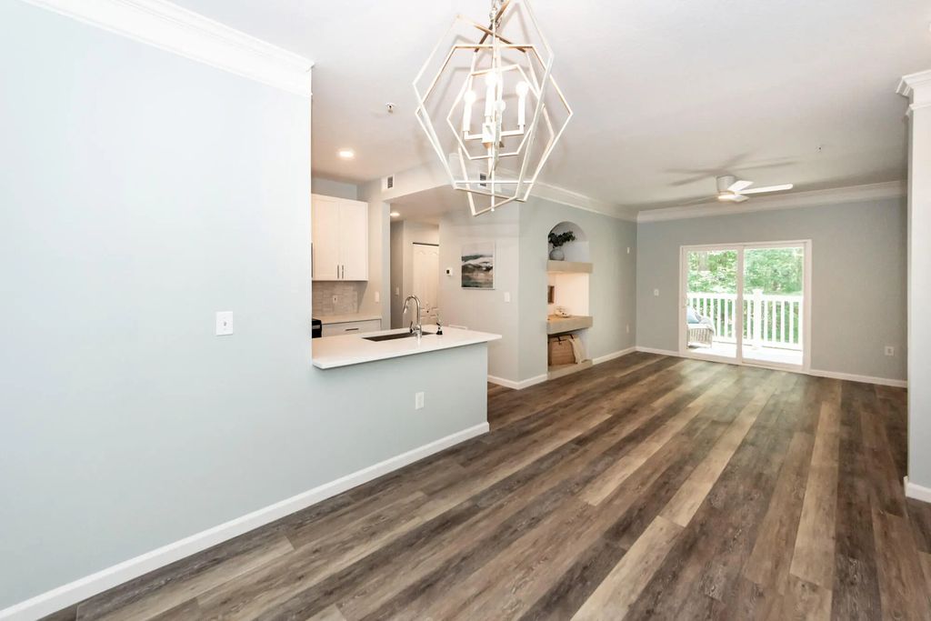 1300 Park West Boulevard 611, Mount Pleasant