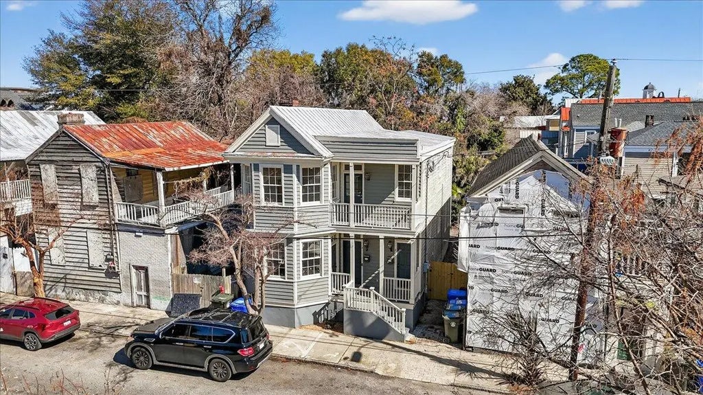 66 America Street A&b, Charleston