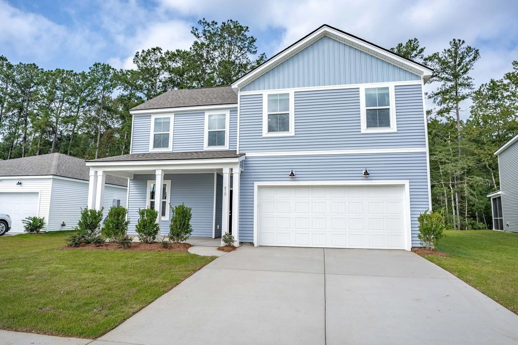 810 Meadowbrook Lane, Summerville