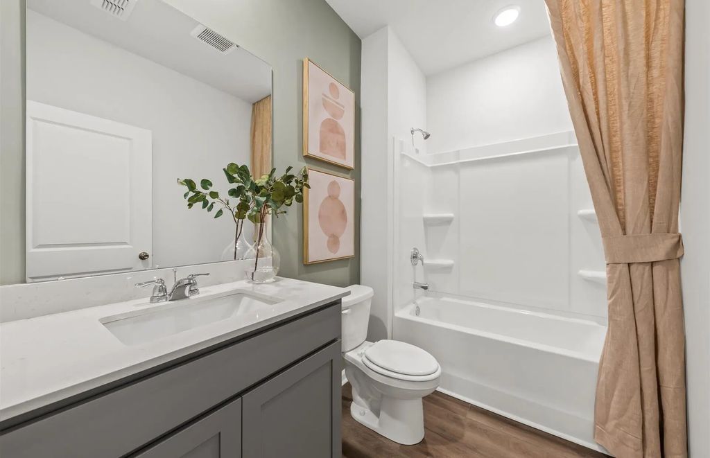810 Meadowbrook Lane, Summerville