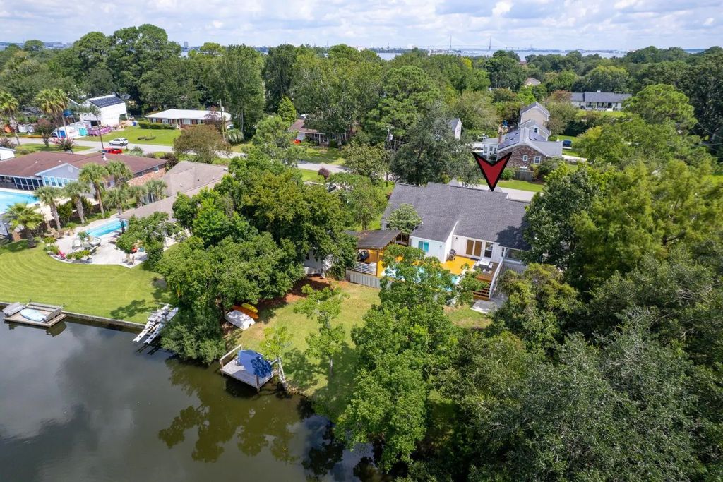 957 Travers Drive, Charleston